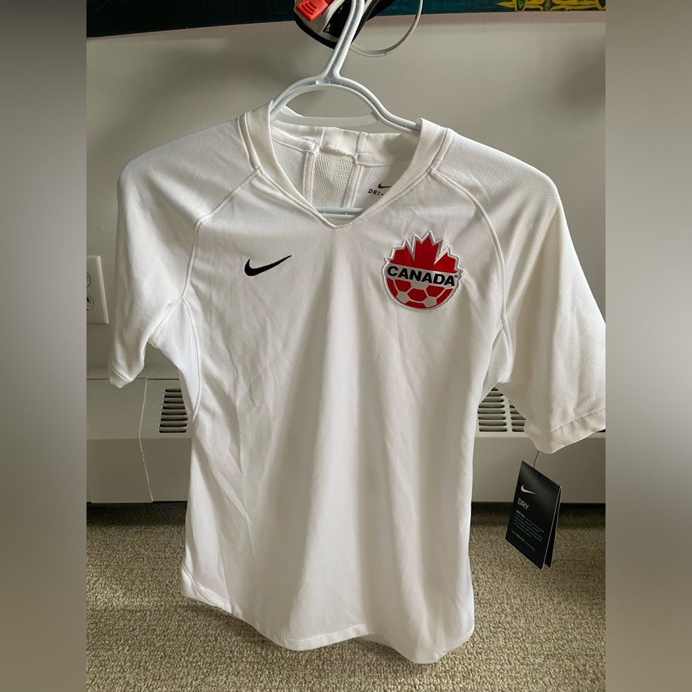 Small Nike Canada soccer jersey - tag still on